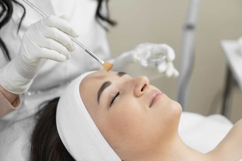 What are Glycolic Peels and How They Work Aestique Medispa